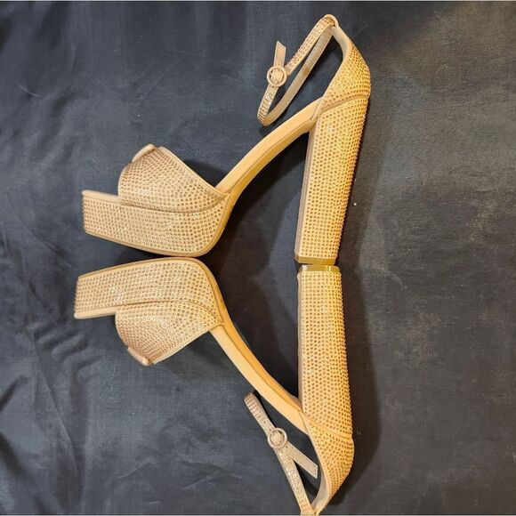 BRAND NEW OLIVIA JOHNSON BLOCK HEEL OPEN-TOE SANDAL - Picture 14 of 16